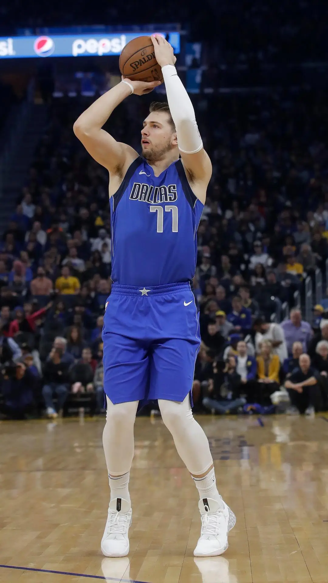 篮球天才  东契奇