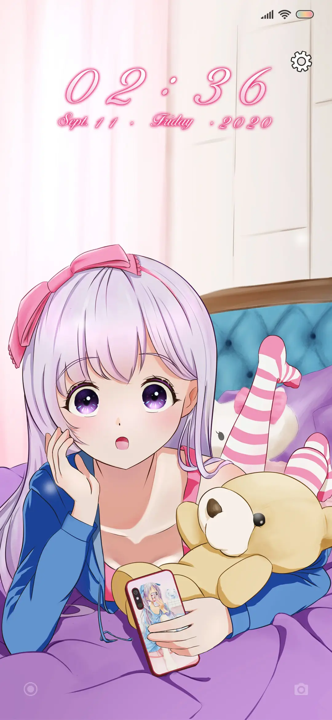 抱着小熊的美少女 - Screenshot 1