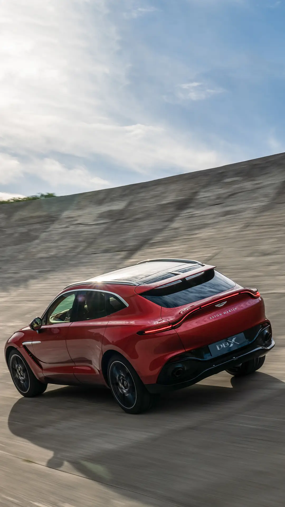 超跑SUV再添一员 - Screenshot 1